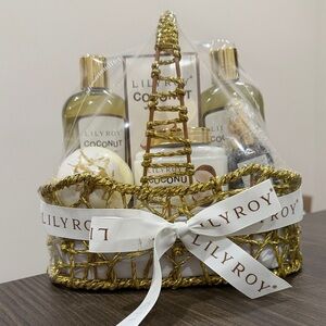 LilyRoy Coconut Bath Gift Basket